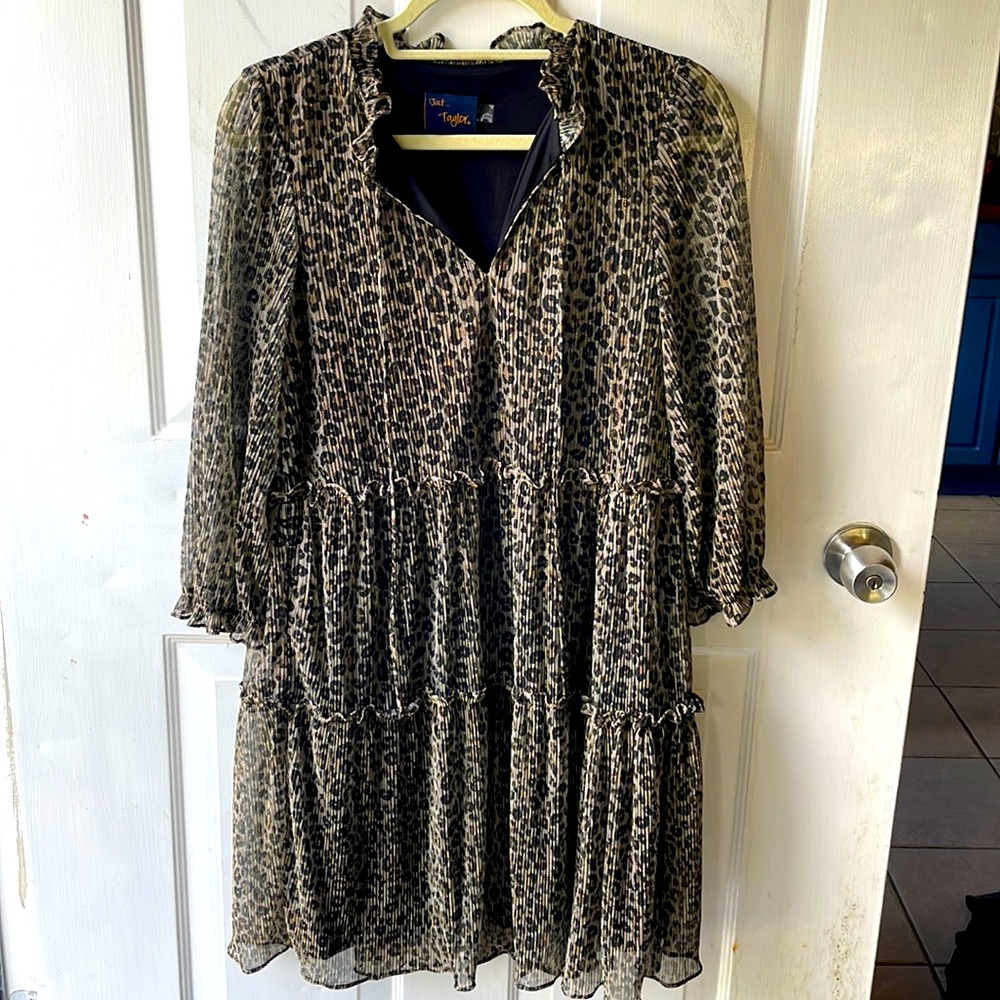 Just…Taylor shimmery leopard print dress size 8